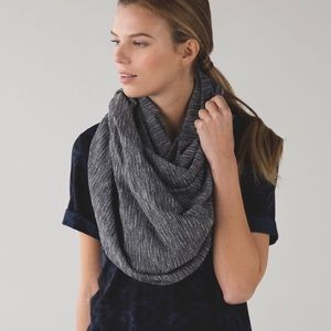 Lululemon Vinyasa Scarf - Coco Pique pattern
